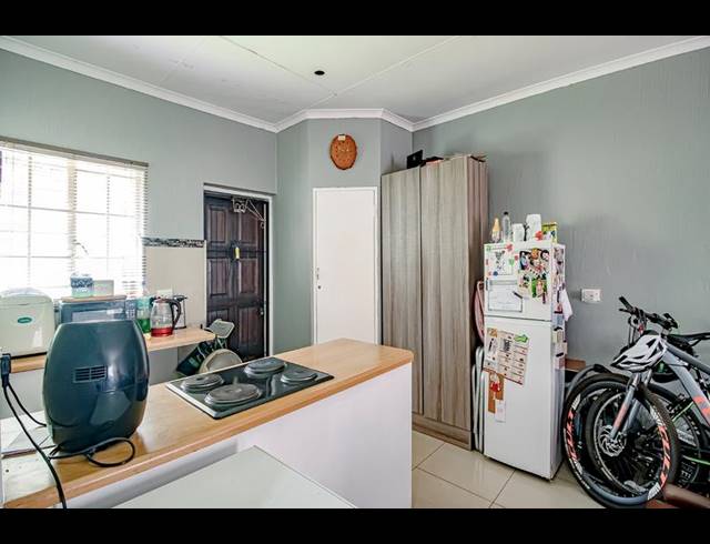 2 BEDROOM TOWNHOUSE FOR SALE IN MONTANA PARK